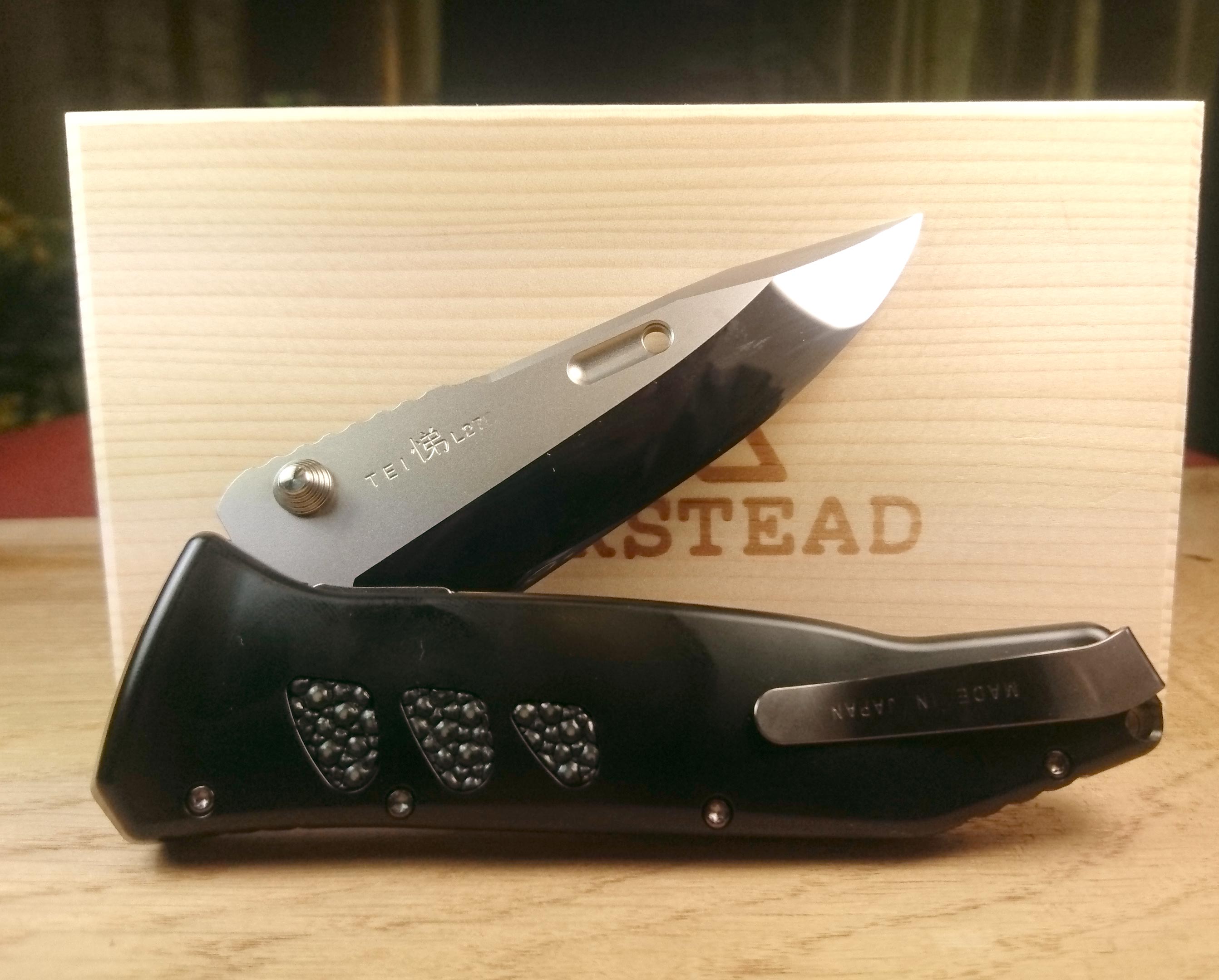 Rockstead TEI mit Klinge aus ZDP Stahl