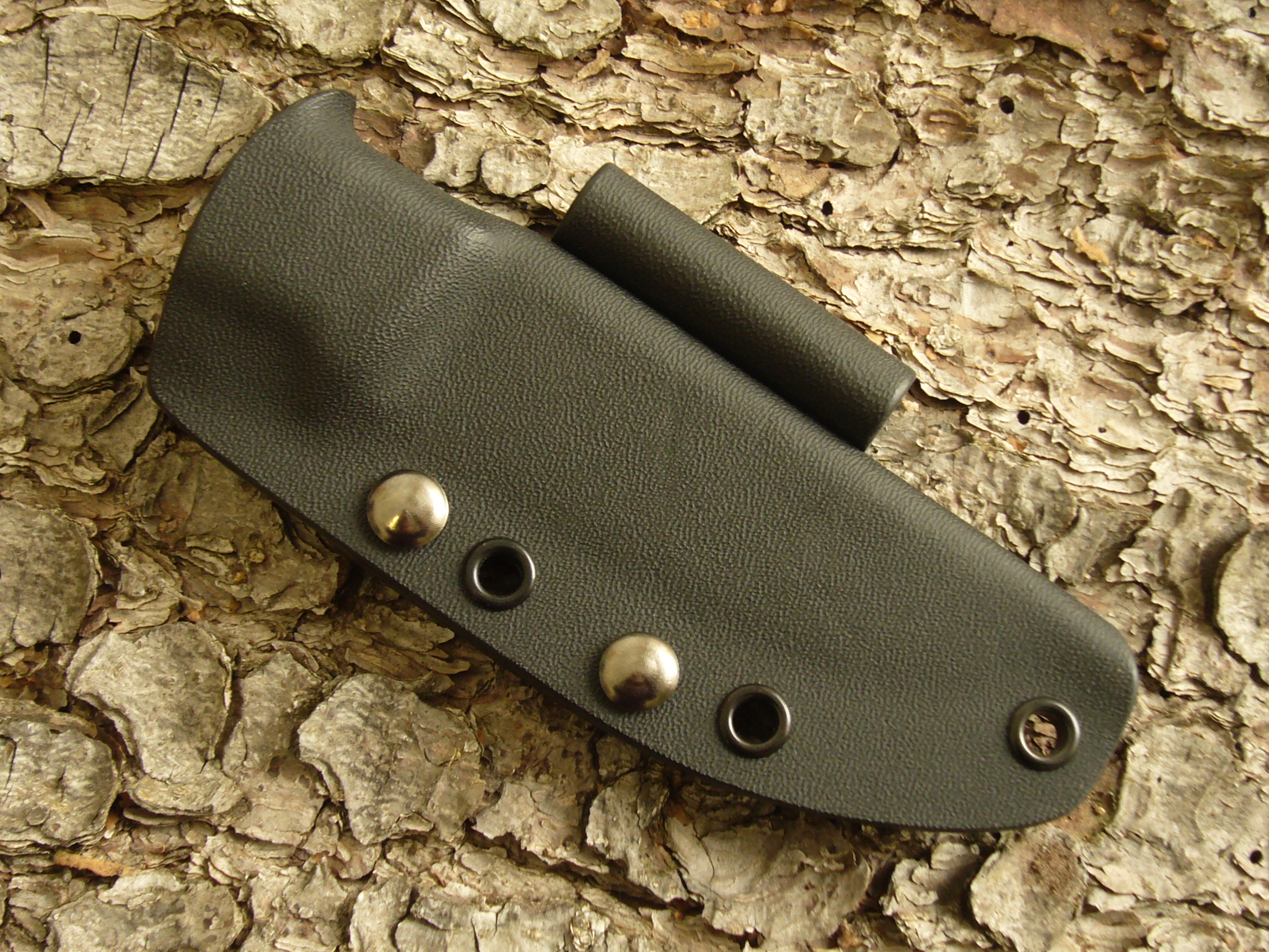 Kydex Scheide in schwarz mit Firesteel-Halter für Fällkniven F1