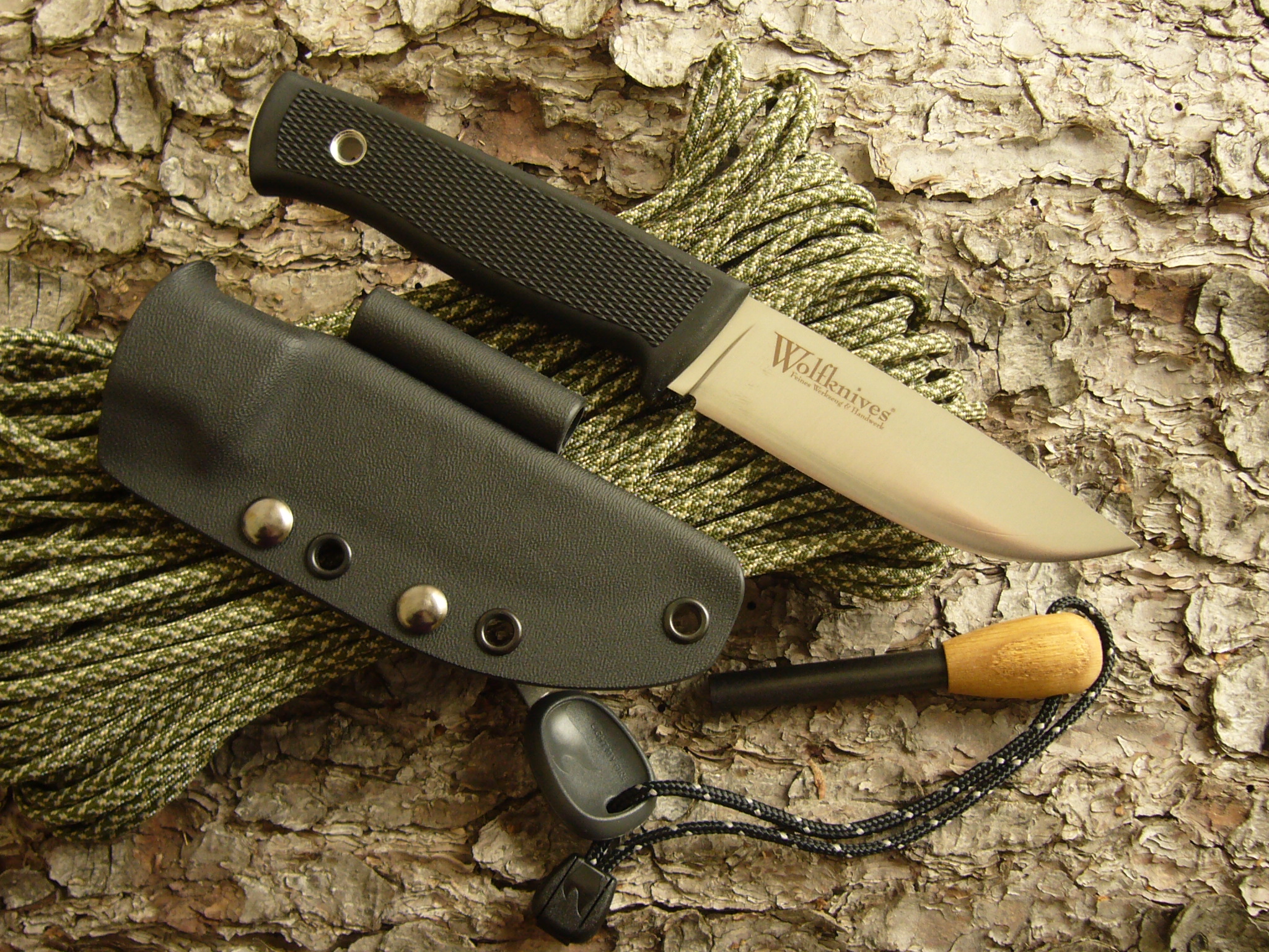 Kydex Scheide in schwarz mit Firesteel-Halter für Fällkniven F1