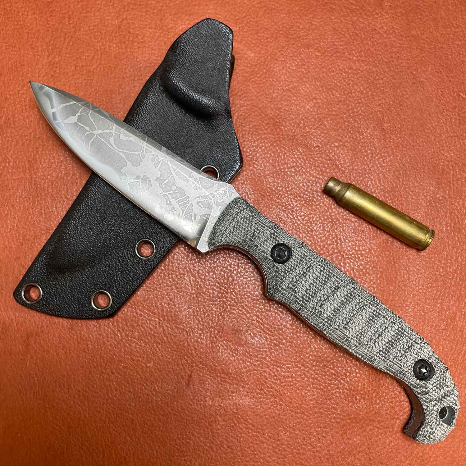 Hide-Out - OU-31 - Kiku Knives